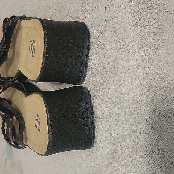 SO Black Strappy Wedge Sandals Size 8 - Picture 4 of 4